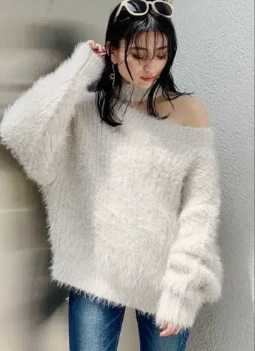 GYDA 오프숄더 샤기 2way 니트