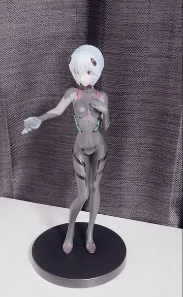 아야나미 레이 피규어