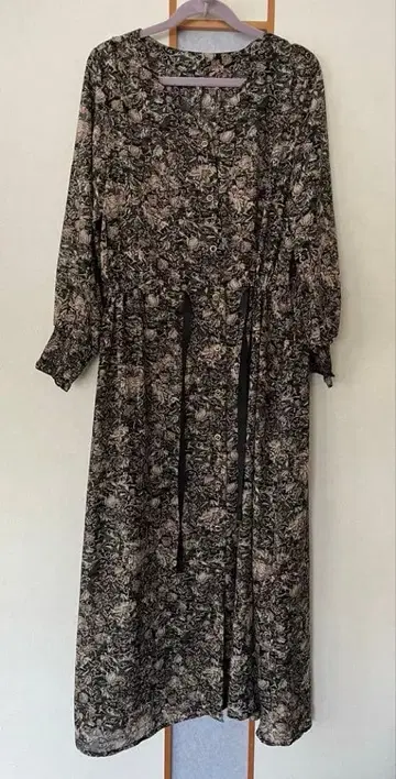 꽃무늬 긴팔 원피스