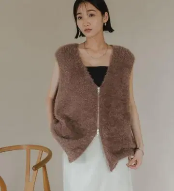 로리즈팜 샤기 지퍼 베스트