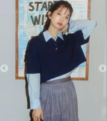 코코딜 케이블 폴로 카라 니트 & 크롭 자수 셔츠 블루 세트