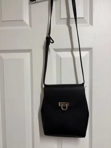 HARE 플랩 숄더 BAG