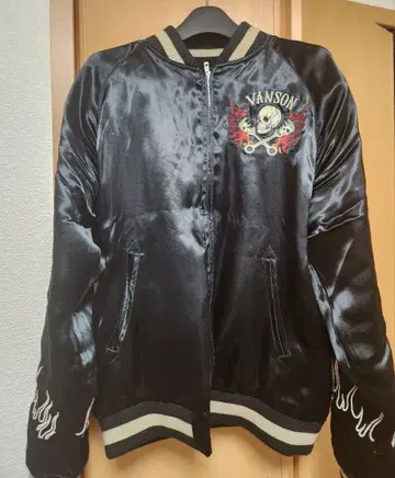 VANSON 스컬 자수 스카잔