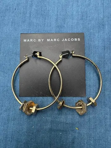 MARC BY MARC JACOBS 골드 후프 귀걸이