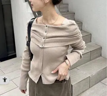 미스틱 오프숄더 디자인 리브 니트