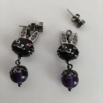 안나수이 / 양쪽 귀 / 귀걸이 / 토끼 / 블랙 / 동물 / 하트 /