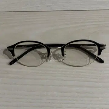 NEWMAN 블랙 프레임 패션 안경