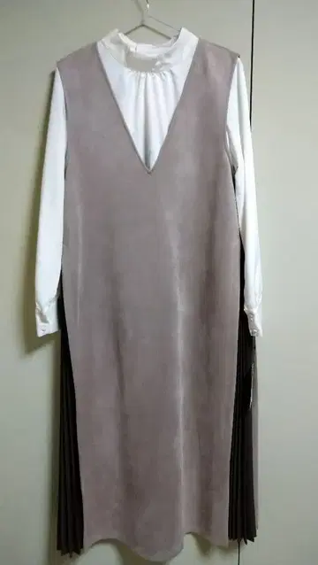 YECCA VECCA(예카베카) V넥 원피스 셋업