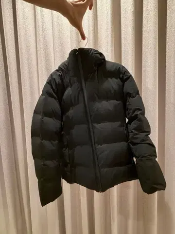 유니클로 심리스 다운 (M 사이즈)