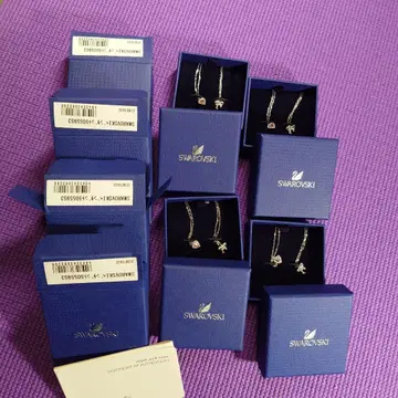 Swarovski 크리스탈 목걸이 세트 4점 모음