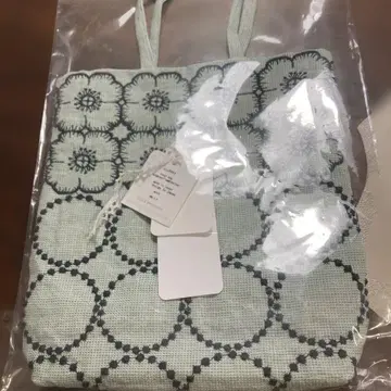 새상품 미나 페르호넨 토스트백 아네모네 탬버린 24SS 완판템