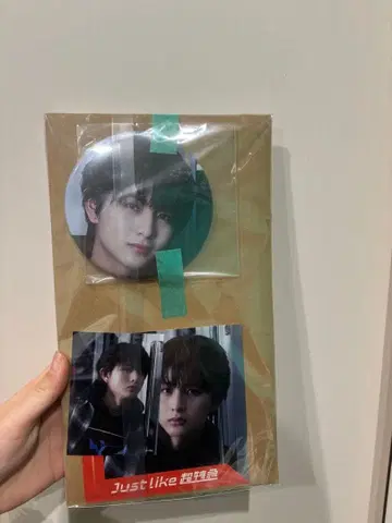 Just Like 포토 카드와 배지 세트 카시와기 유우