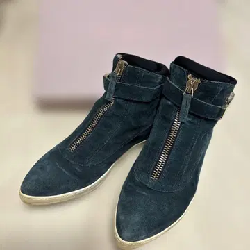 FURLA 네이비 스웨이드 하이컷 스니커즈