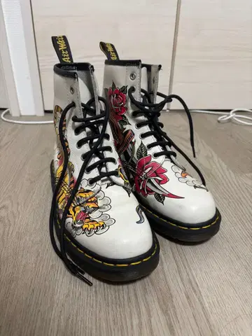 닥터마틴 GREZ 콜라보 8홀