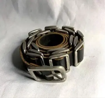 Vintage design leather belt