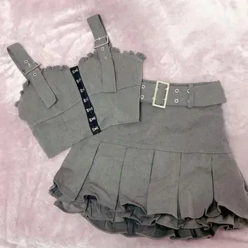 pium 프론트 후크 뷔스티에 x 플리츠 스커트 세트 차콜