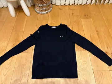 UNIQLO 안야 힌드마치 네이비 크루넥 스웨터