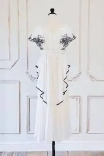 Hrt Cutwork EmbroideryAngelSleeve Dress