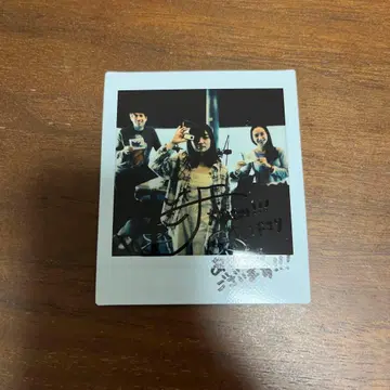 니시나 친필 사인 폴라로이드