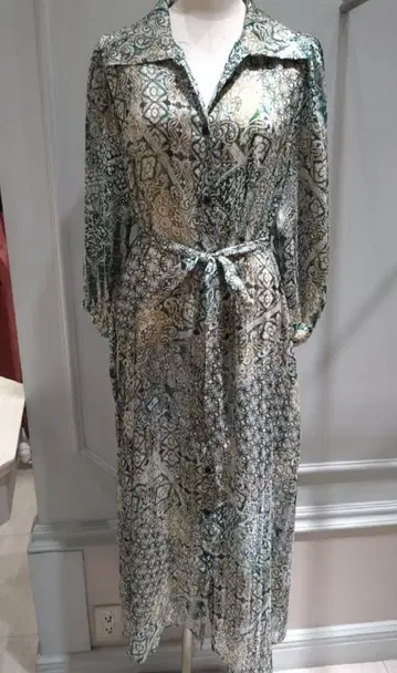 아모르카프리스 페이즐리 롱 원피스 거의 미사용품