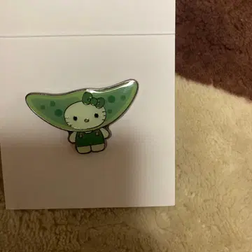 오사카 간사이 만박 일본관 헬로키티 조키티 미카즈키모 핀 배지