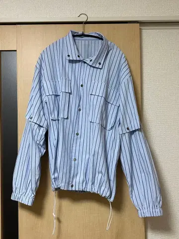 스트라이프 디자인 긴팔 셔츠