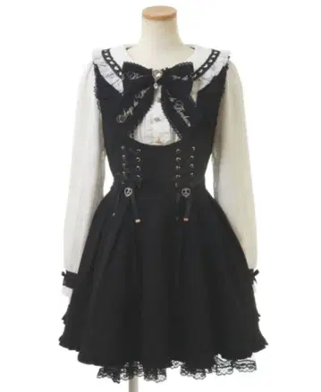 LIZLISA 하트 카라 플리츠 프릴 원피스 블랙 BLACK