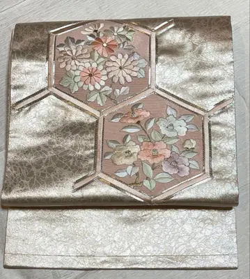 은색 꽃무늬 자수 나고야 오비