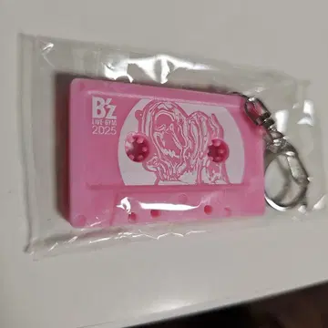 B'z LIVE 2025 카세트 테이프형 키링