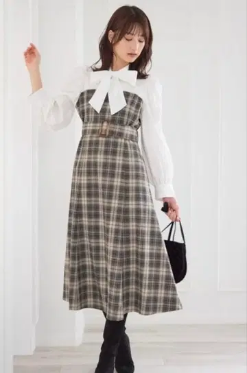 체크 무늬 보타이 도킹 원피스 벨트 포함