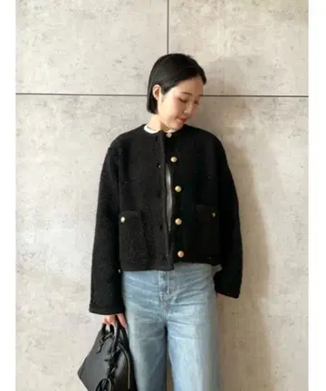 Mila Owen 금장 버튼 노카라 컴팩트 보아 자켓