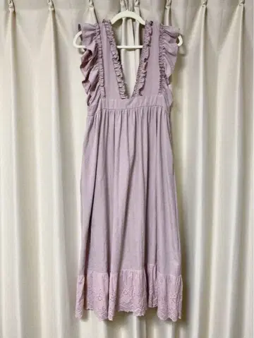 메리제니 피치 프릴 원피스