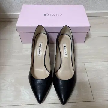 DIANA 악어 엠보싱 블랙 펌프스