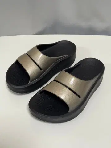 최종 가격 인하 OOFOS 우포스 OOMEGA OOAHH latte 통굽