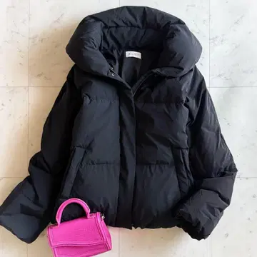 새상품급 플라스테 숄카라 볼륨 다운 자켓 블랙