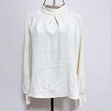 M 사이즈 NATURAL BEAUTY BASIC 화이트 긴팔 블라우스