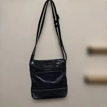 [ 고품질 ] BALLY 숄더백 네이비 가죽