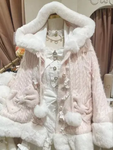 LIZ LISA 폼폼 리본 니트 퍼 판초 핑크