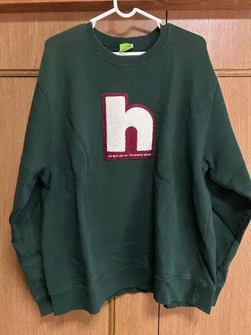 다크 그린 h 로고 맨투맨 그린 HUF