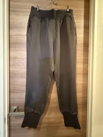 띠어리 조거 팬츠 리브 허리밴딩 드레이프감 소재 사이즈 2