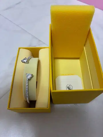 스와로브스키 Mesmera 뱅글 하트