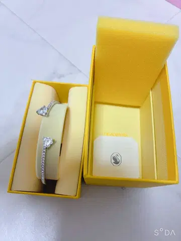 스와로브스키 Mesmera 뱅글 하트