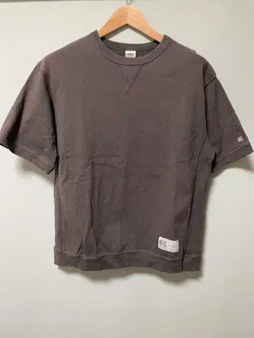 러셀 애슬레틱 다크 브라운 티셔츠