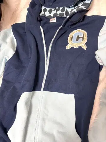 우타프리 카뮤 프린스 후드티 M 사이즈