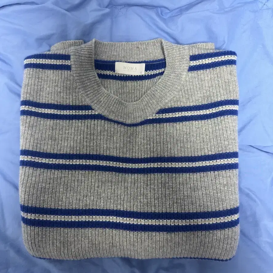 Azon Pony Stripe Knit #애즈온,#스트라이프니트 on Bunjang Global Site.