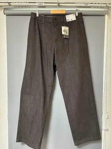 [ 새상품 ] 유니클로C 턱 스트레이트 팬츠/데님 다크 브라운 85