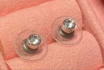 스와로브스키 크리스탈 스터드 귀걸이