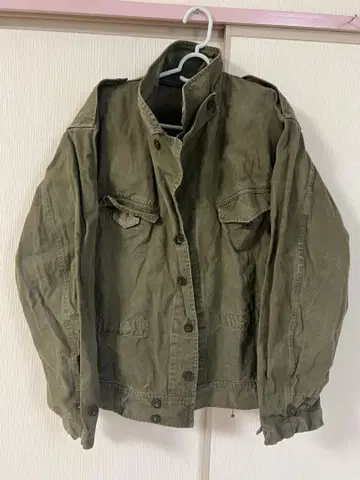 올리브 그린 밀리터리 자켓 구제 의류