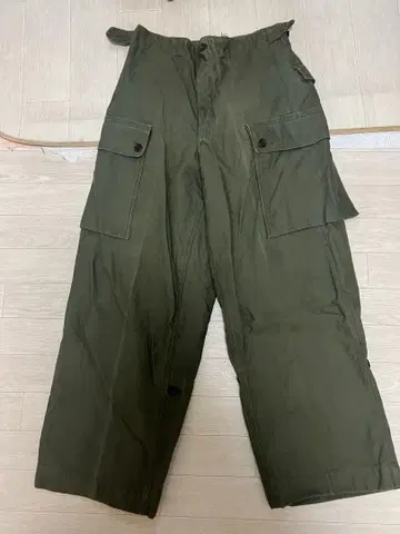 올리브색 카고 팬츠 4 포켓