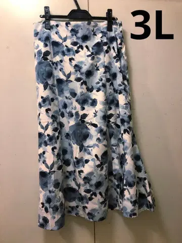 벨루나 따뜻한 안감 부착 블루 계열 꽃무늬 플레어 스커트 3L